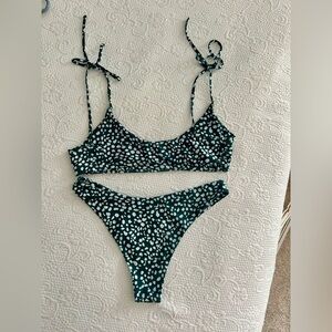 ZAFUL two piece swim suit.